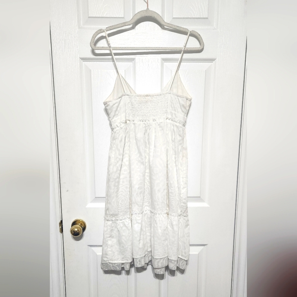 Dainty Pattern Dress - Picture 3 of 4